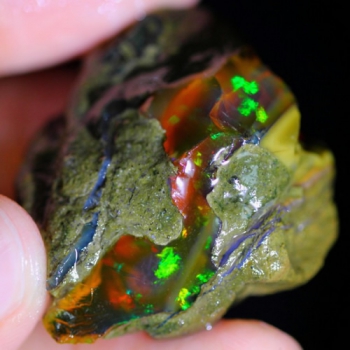 Äthiopischer Greenish Flash Welo Opal roh