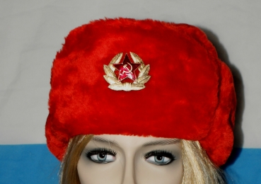 Russische Pelzmütze Ushanka rot