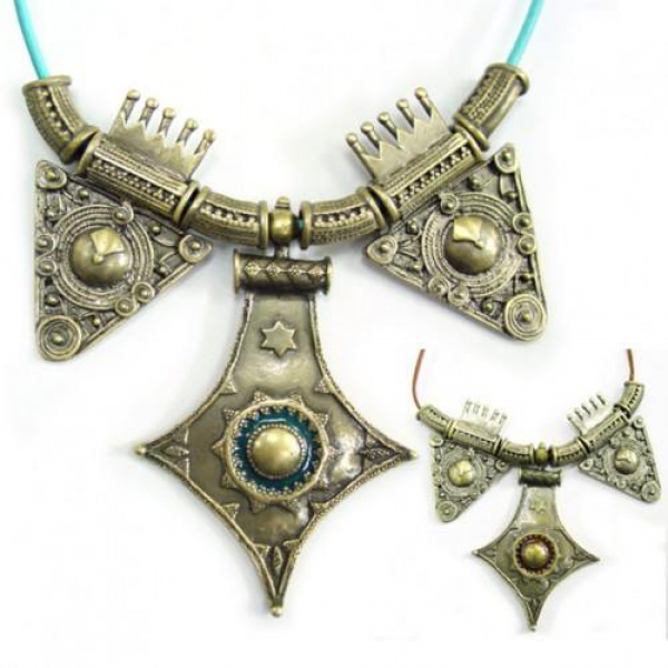 Collier Centurion