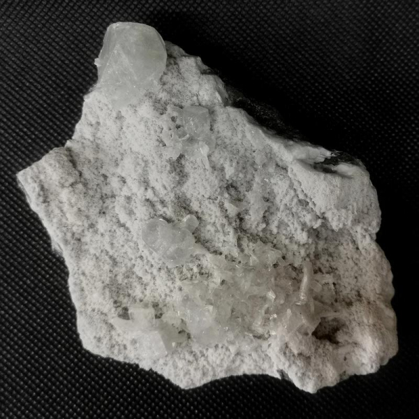 Apophyllit auf Zeolith