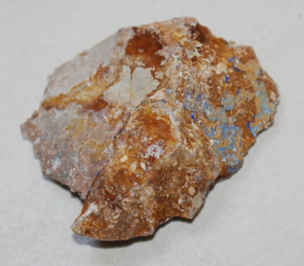 Erzgestein mit Azurit