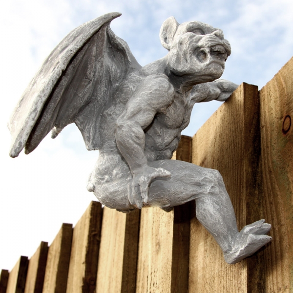 Gargoyle Zaunhänger