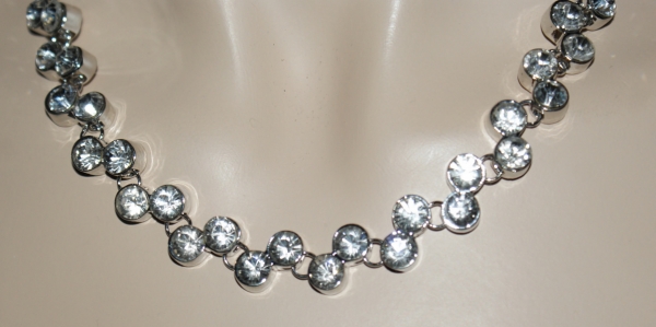 Elegante Strass-Kette